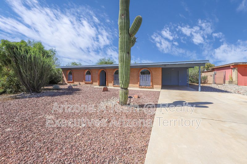 9530 East 42nd Street – photo 1