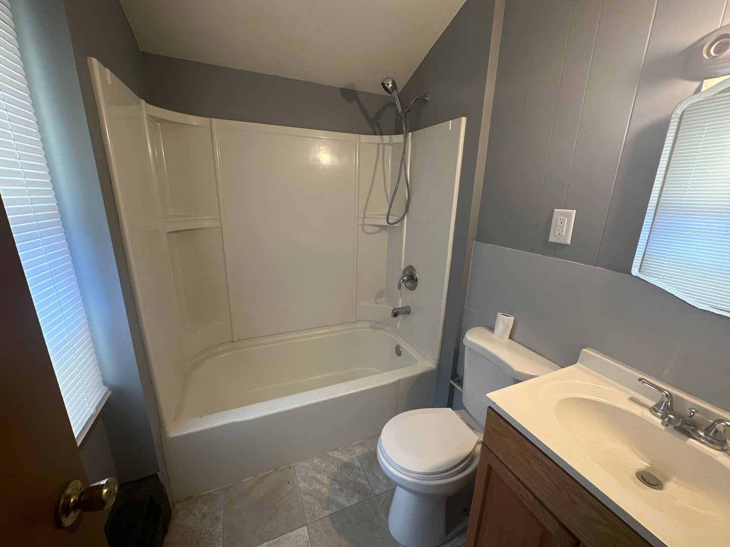 4 Bedroom Single Family – photo 4