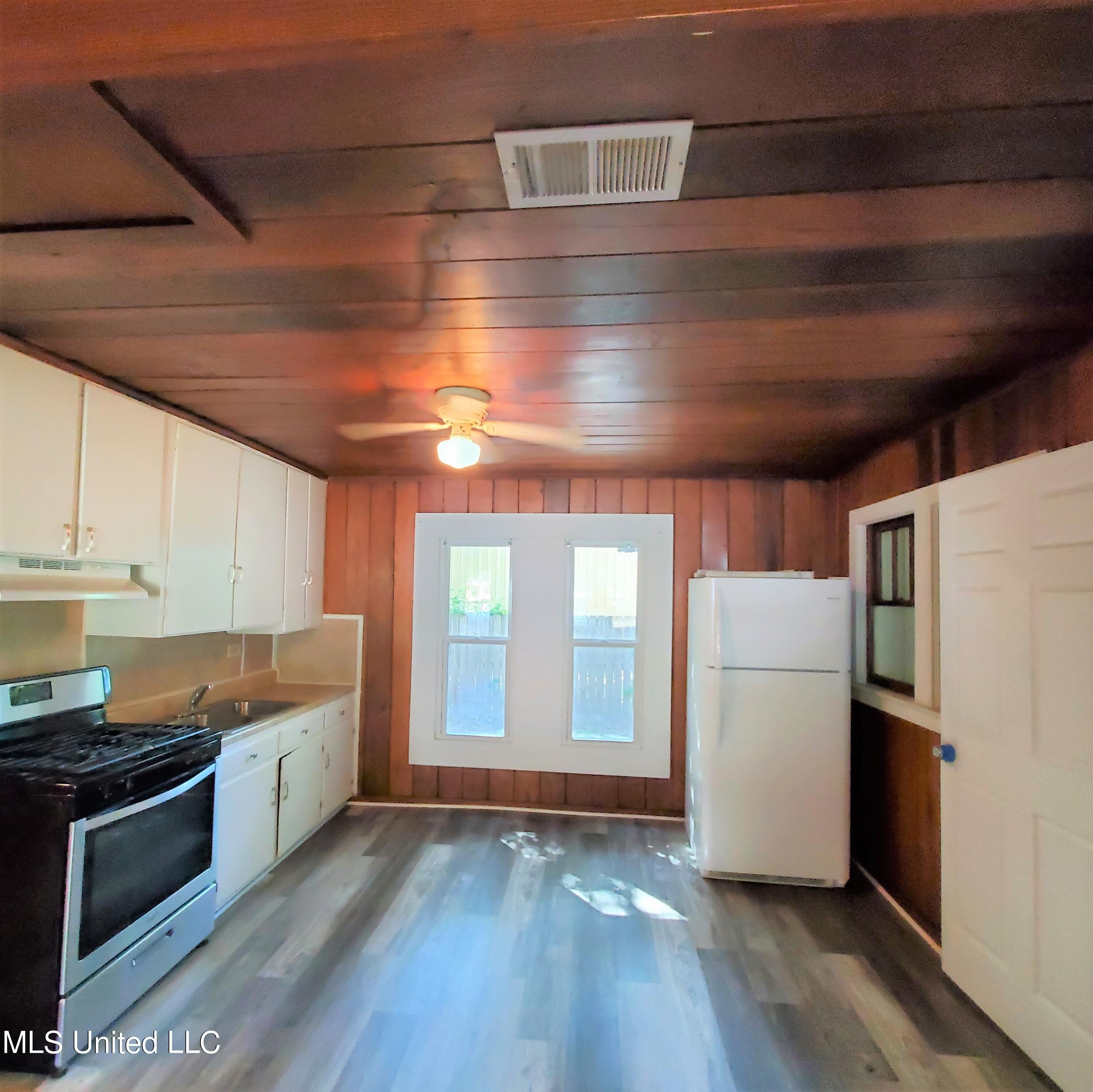 2217 32nd Street – photo 5