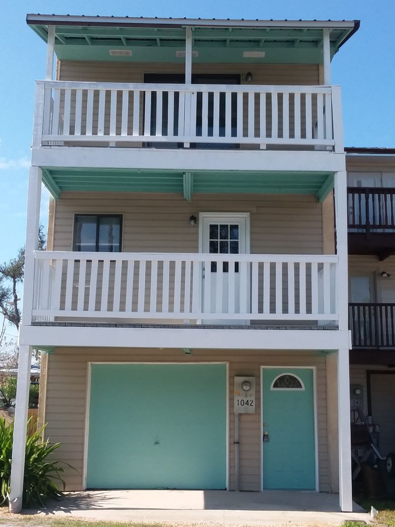 2bd 1.5ba Remodeled Townhouse w/ water views in Parker – photo 1