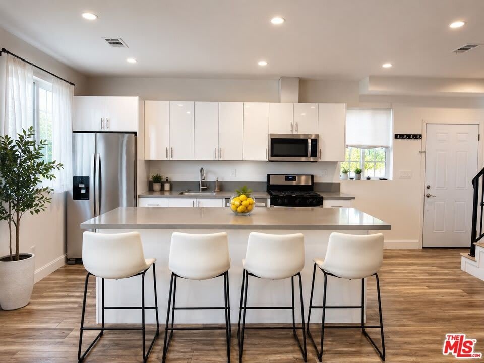 6650 Valley Circle Blvd – photo 2