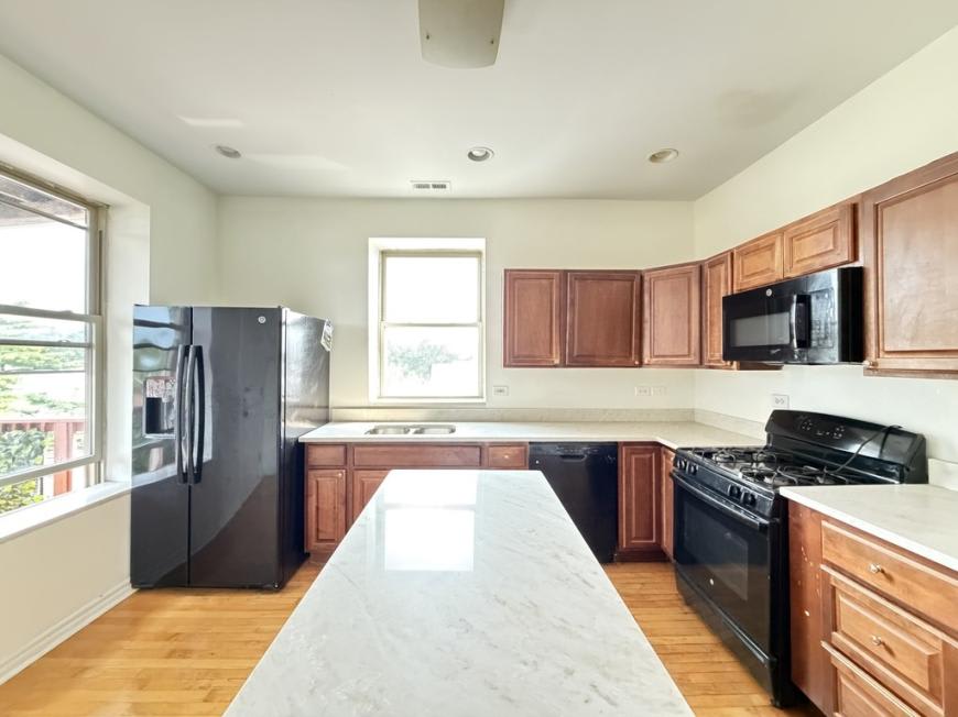 2535 Kildare – photo 3