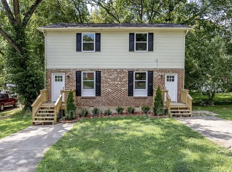 1907 S Lyle Ln – photo 2
