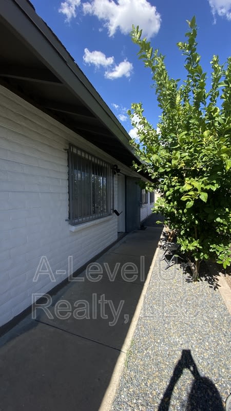 1027 South Santa Rita Avenue – photo 3