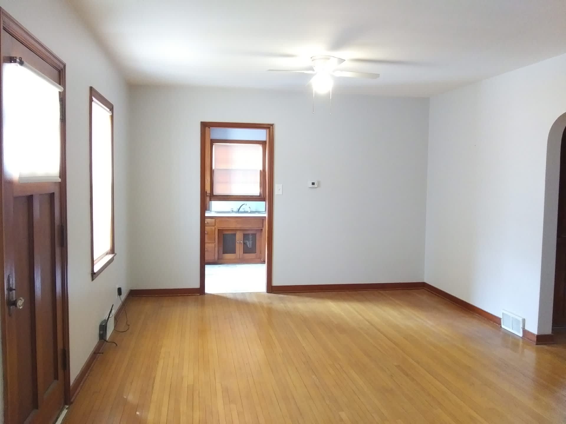 105 S Lindberg Ave – photo 5