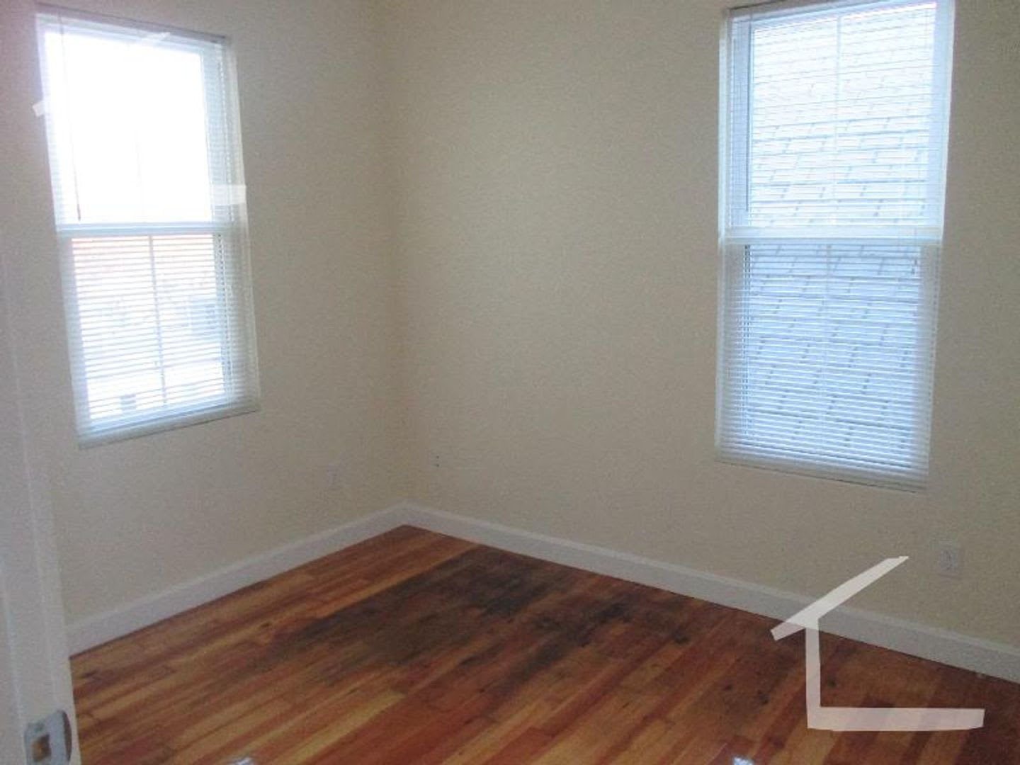 Nicely renovated 3 bed next to Brookline Village. – photo 3