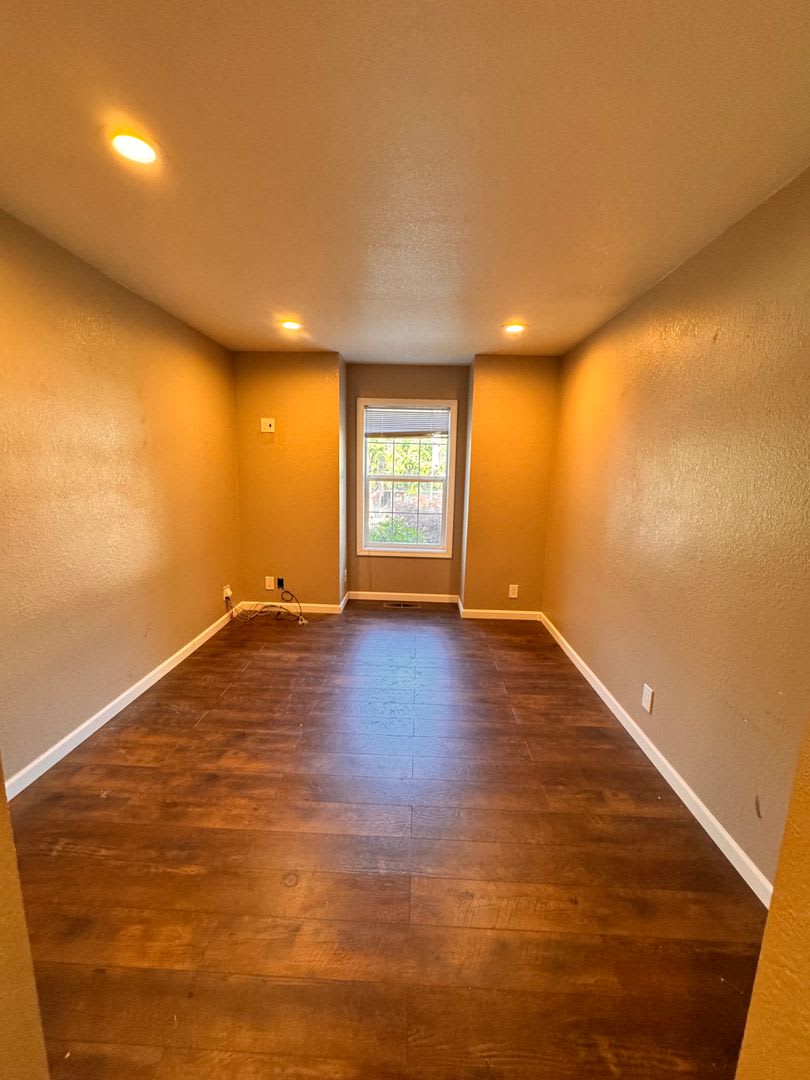 Hucrest 3 Bedroom 2 Bath Home With Garage – photo 4