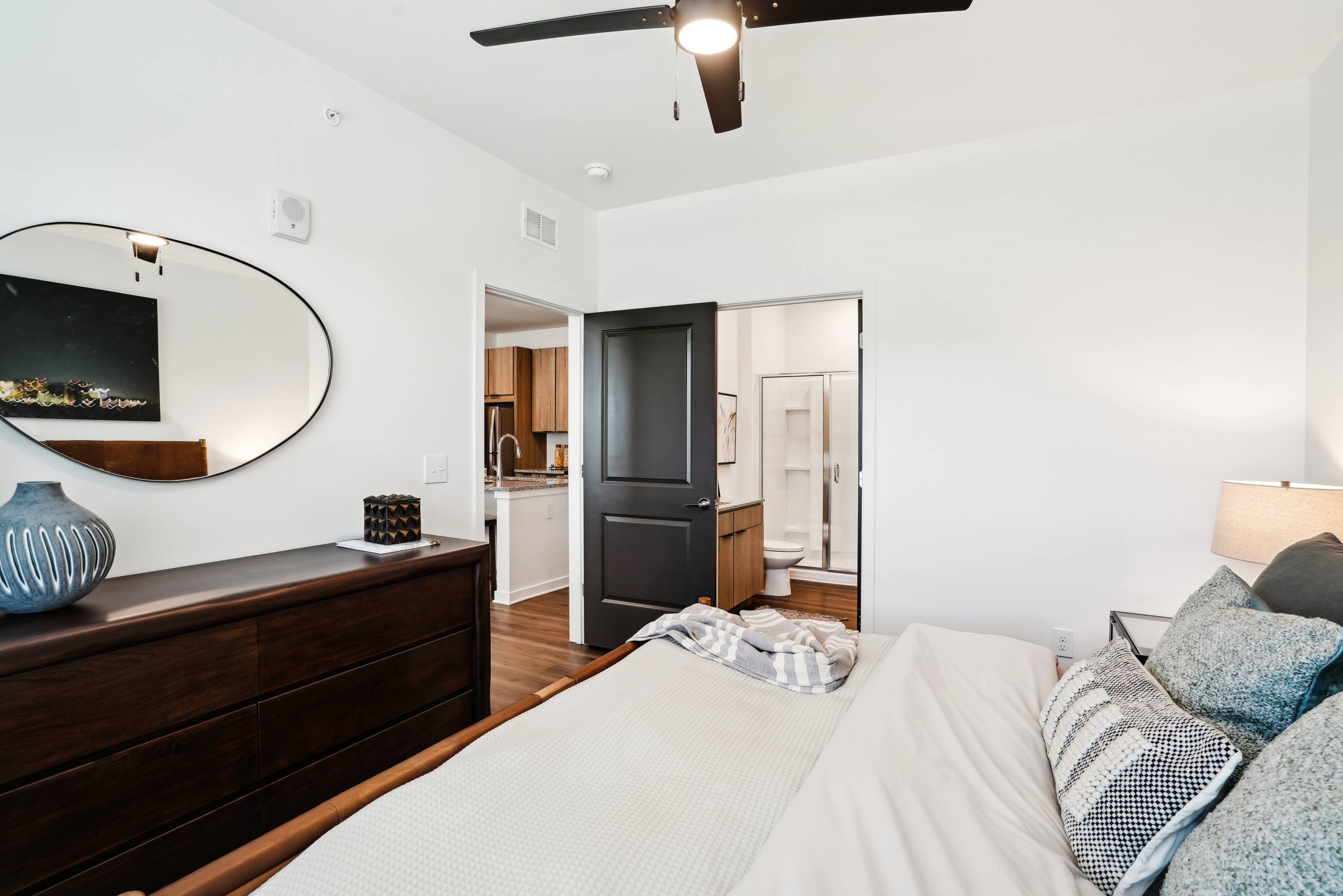 The Pullman Luxury Apartment Homes – photo 3