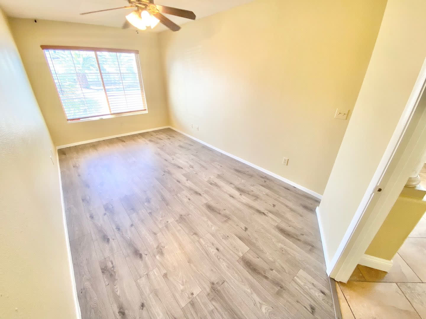 IMMACULATE 5 BEDROOM / 2.5 BATHROOM 2 STORY HOME W/ POOL & SPA, W/2 CAR GARAGE – photo 5
