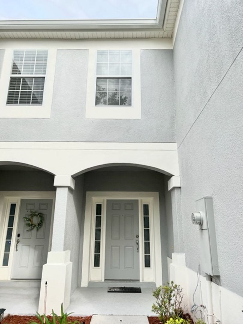 Move In August Beautiful 3 Bed 2 5 Bath Townhome With Large Screened In Back Porch 1 Car Attached Garage In Man Gated Spring Isle Avalon Park – photo 4