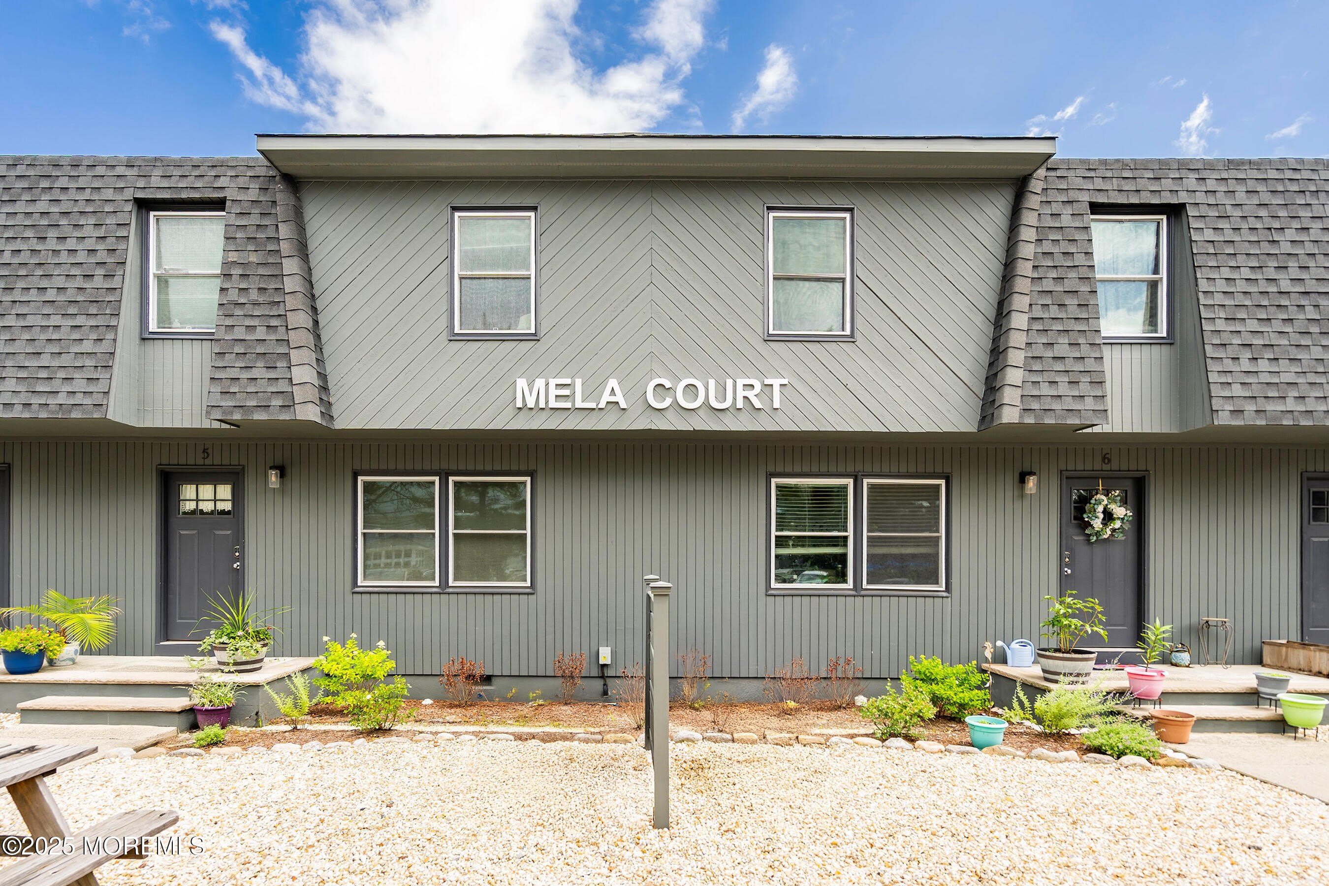 75 Grand Central Avenue – photo 2