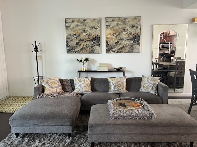 408 W Queen St – photo 2