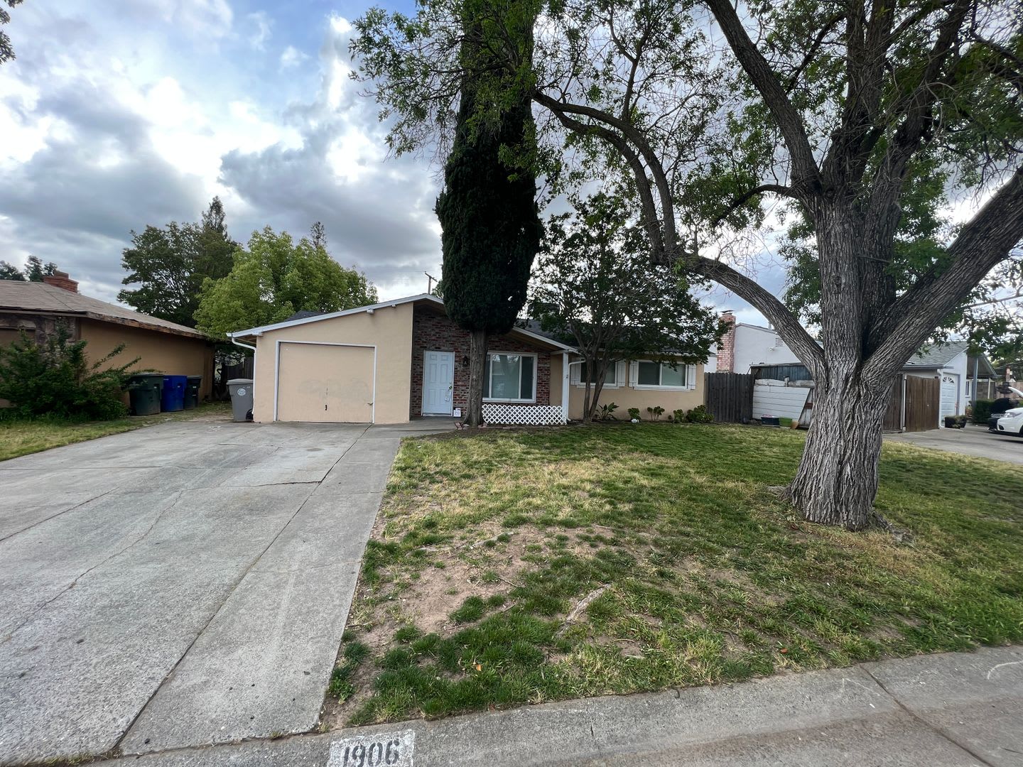 Updated 3 Bedroom with Large Yard – photo 1