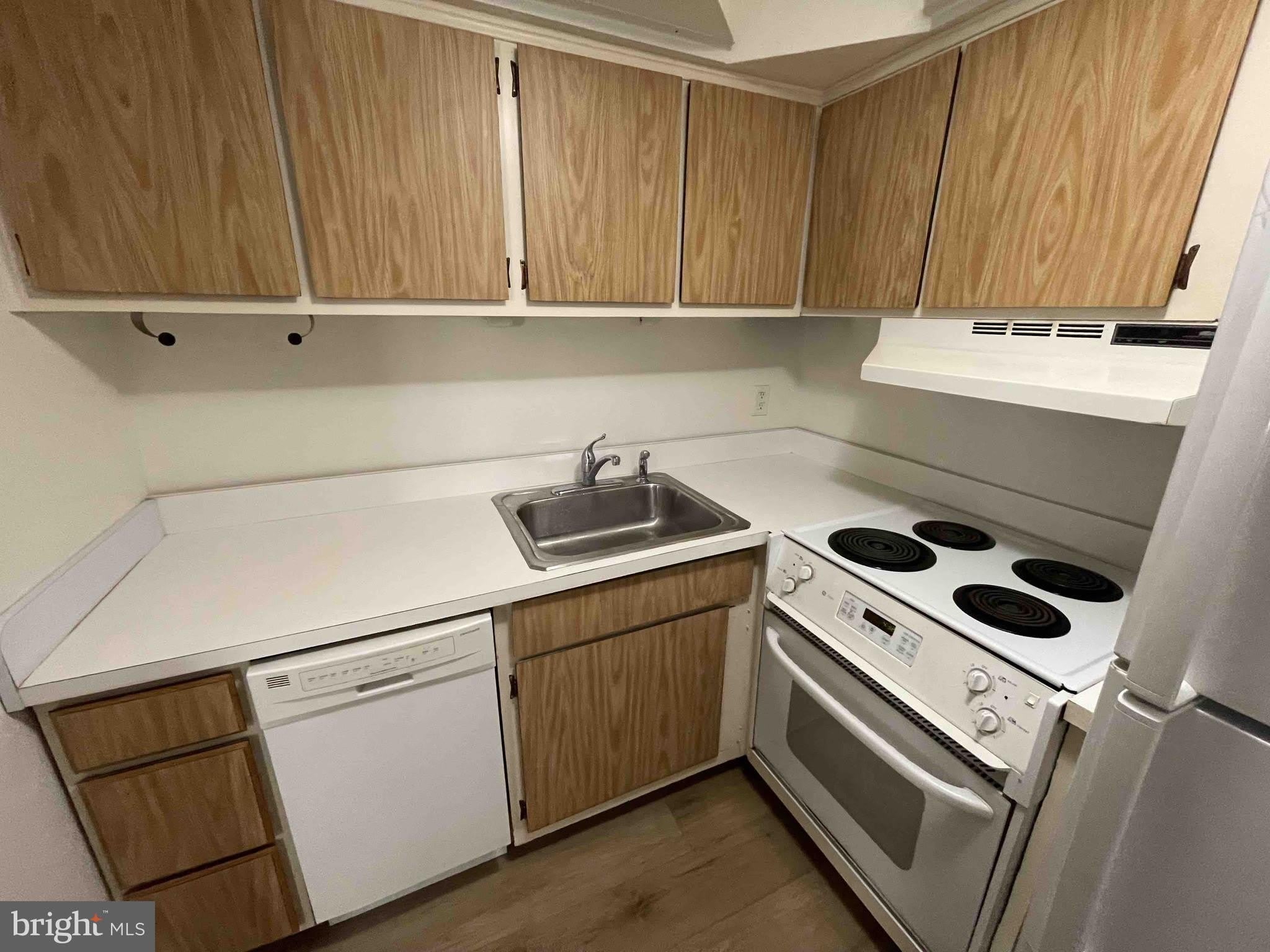 107 RUTGERS Avenue – photo 5