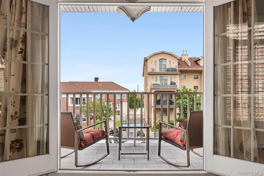 434 E Broadway – photo 2