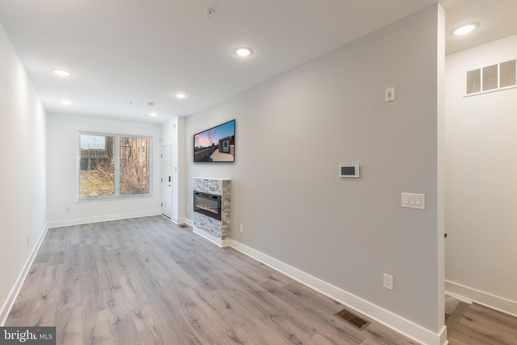 1423 N 8Th Street – photo 3