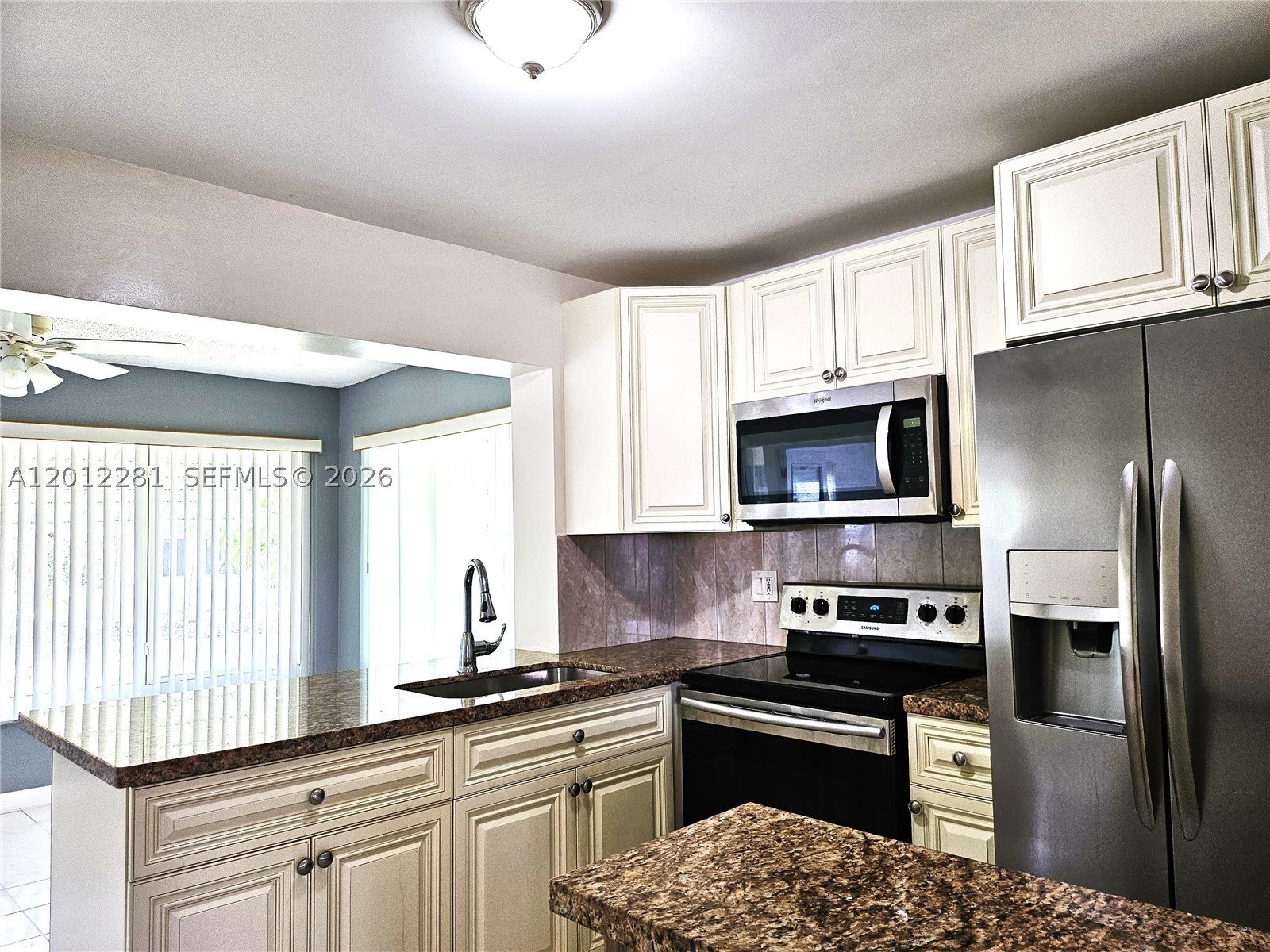 1040 NW 73rd Ter – photo 2
