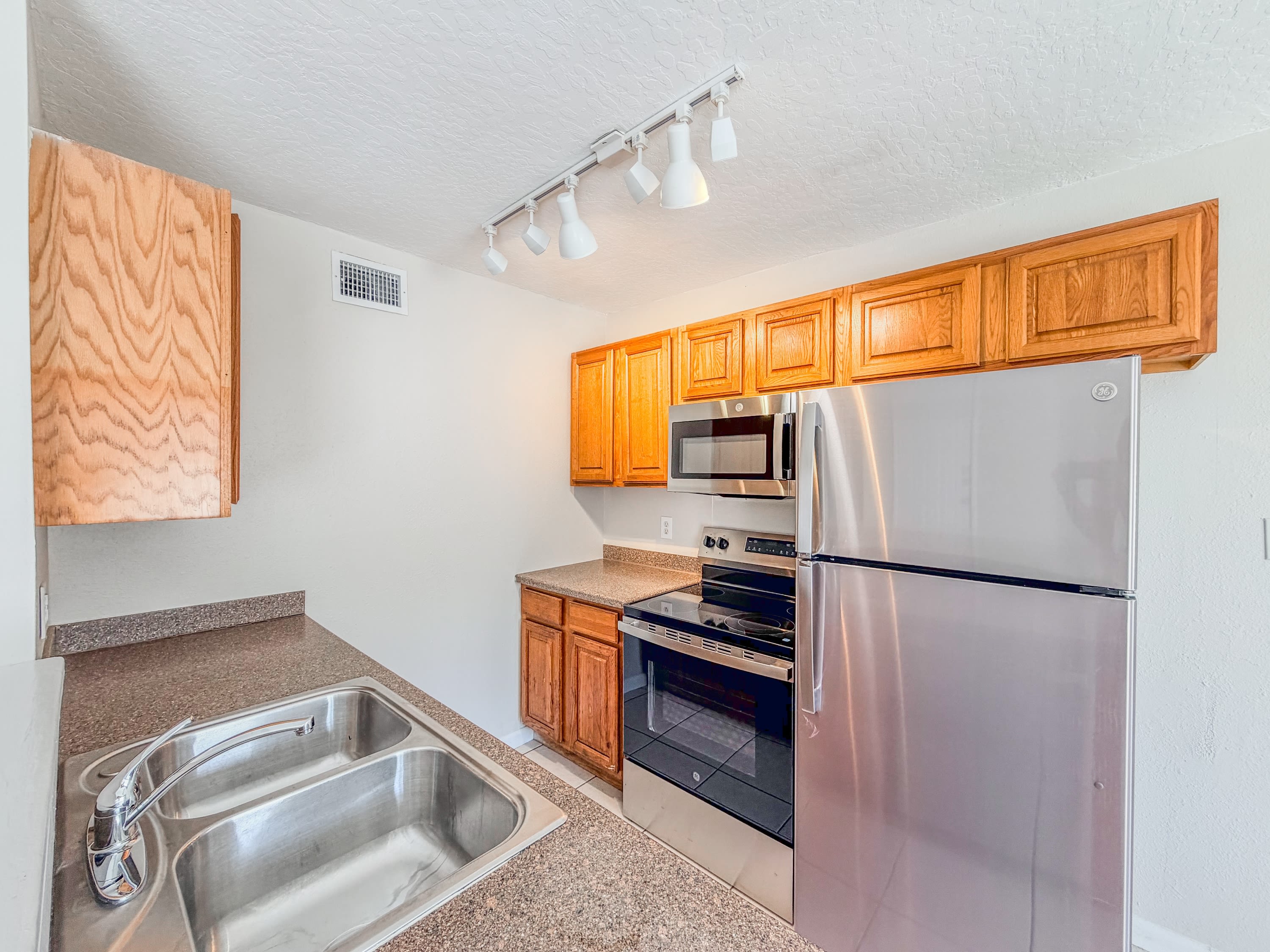1884 Agora Circle SoutheastUnit 202 – photo 4