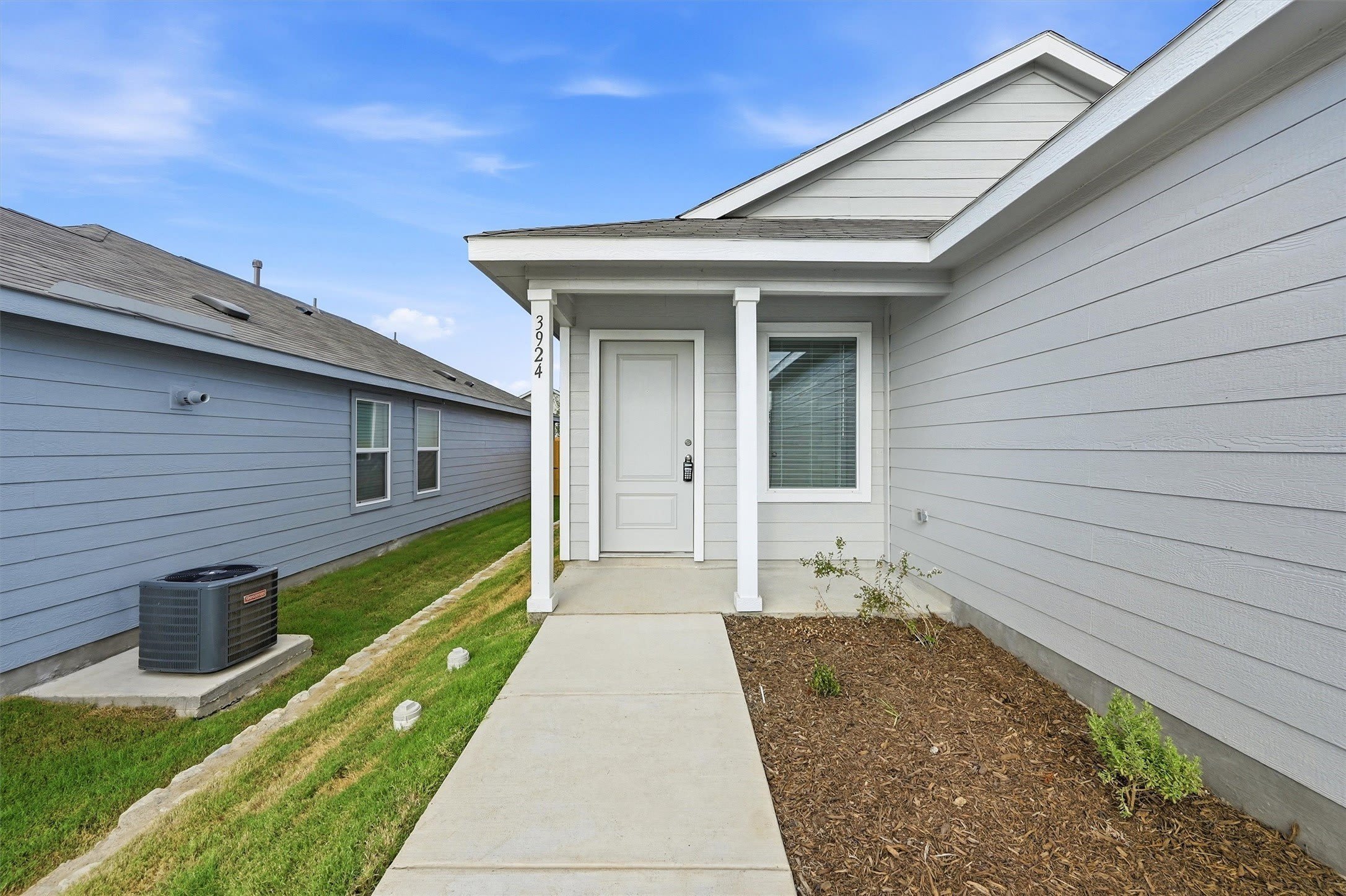 3924 Superior Place – photo 3