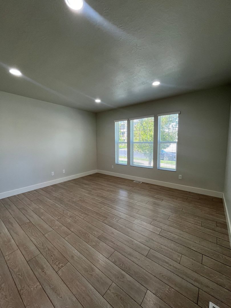 PRE-LEASE FOR $1,000 OFF – photo 4