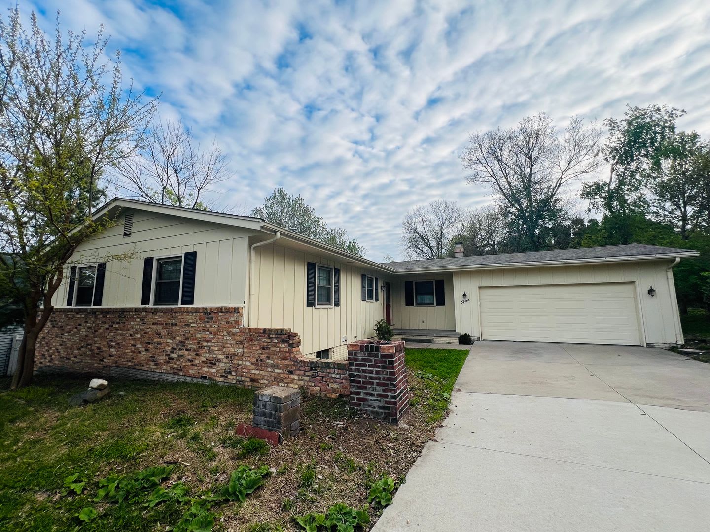 Large 4 Bedroom House in Iowa City – photo 1