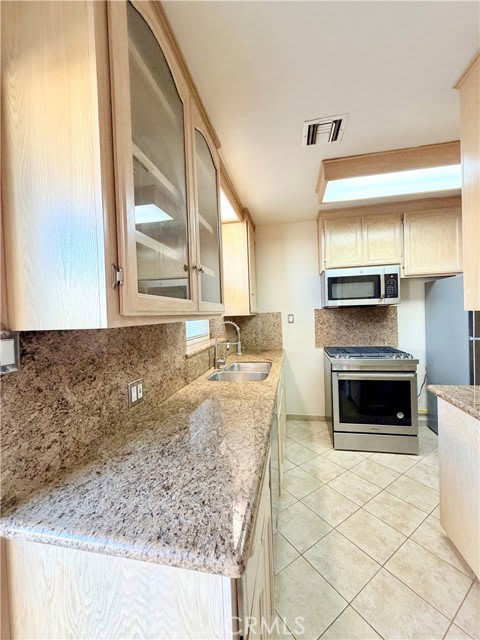 828 North Pass Avenue – photo 3