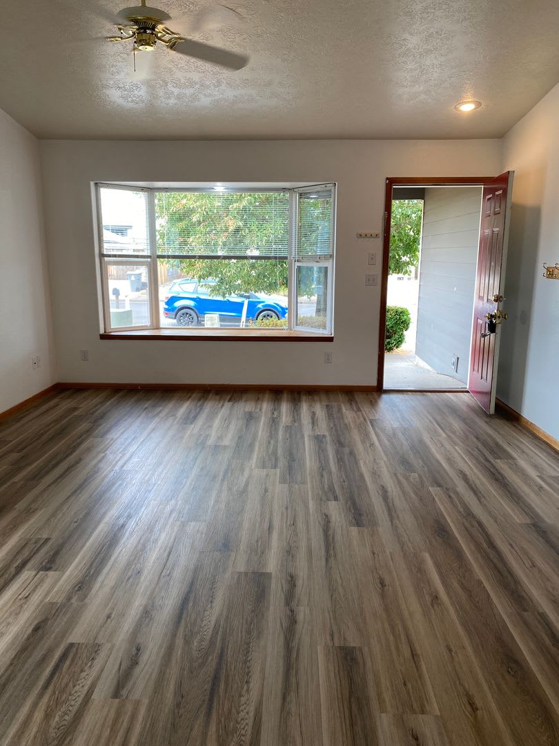Spacious 3 Bedroom 1 Bath Duplex In Albany – photo 4