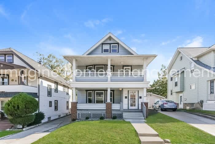 1327 Lakewood Avenue – photo 1