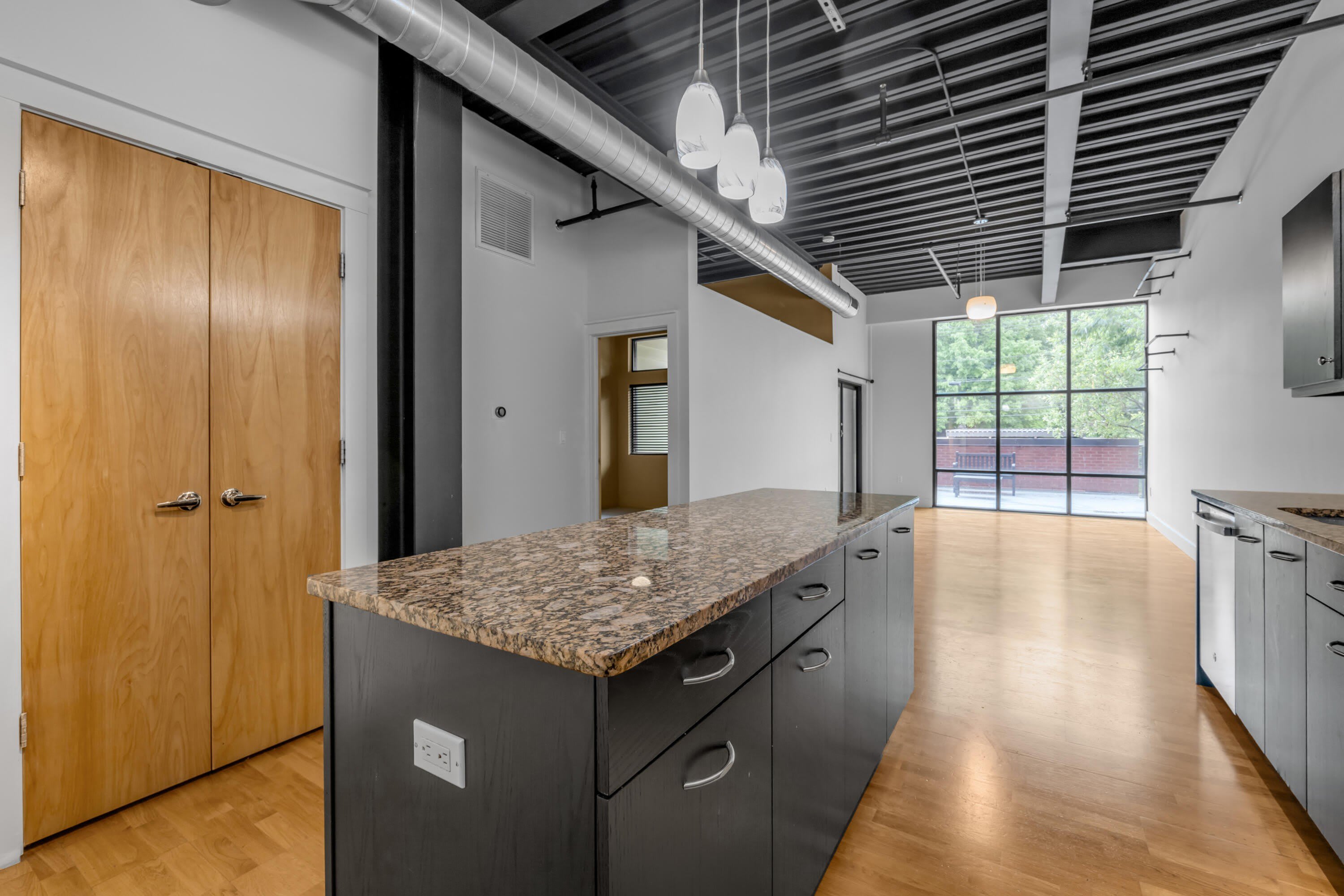 350 E Short Street – photo 2