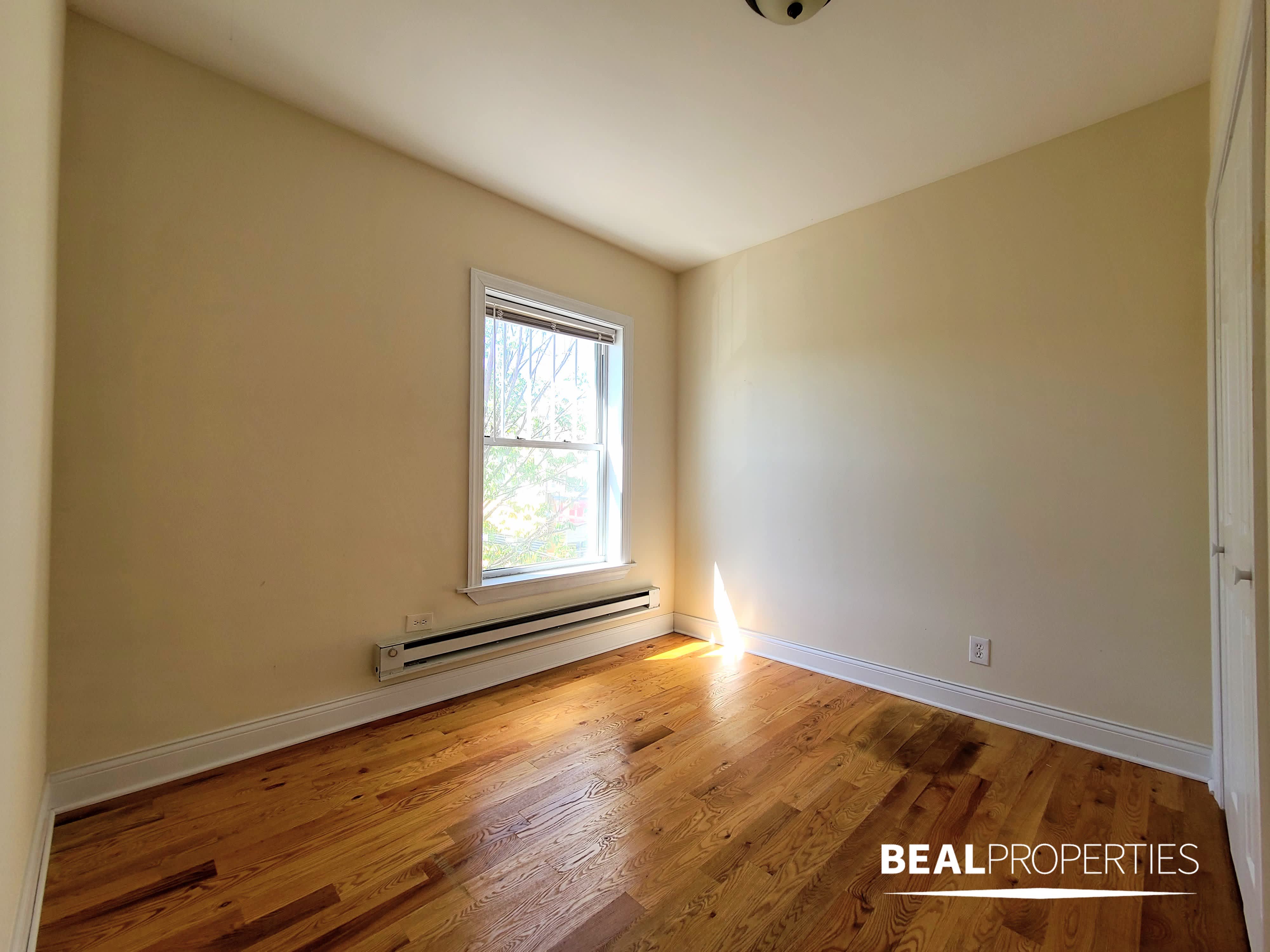 947 W Cornelia Ave – photo 5