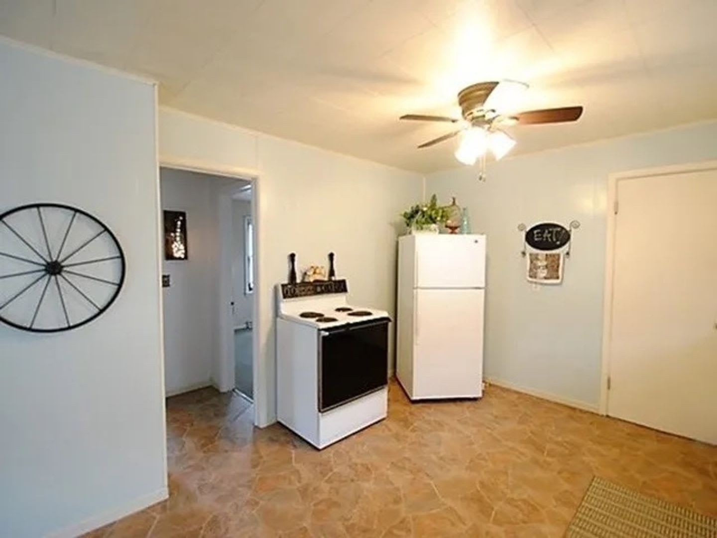 Click The Apply Now Button Or Email Wapmrentals Gmail Com For A Prompt Response Marshfield – photo 5