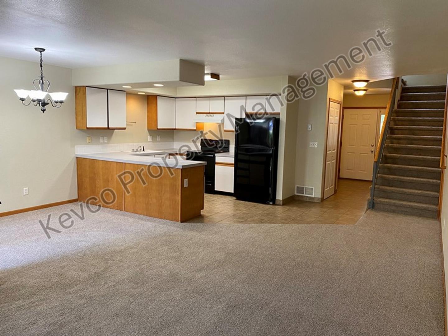 HUGE Townhouse near CSU – photo 3