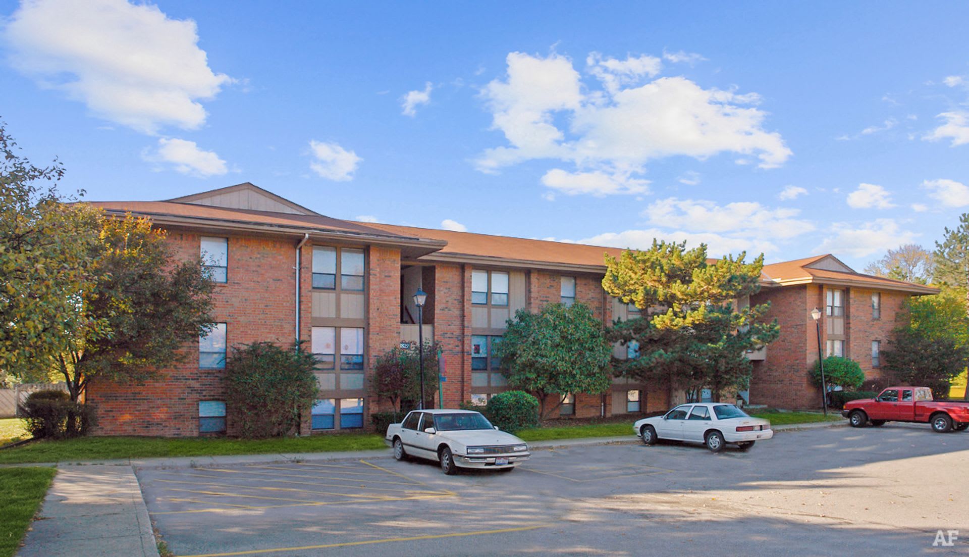 Woodside Apartments – photo 2