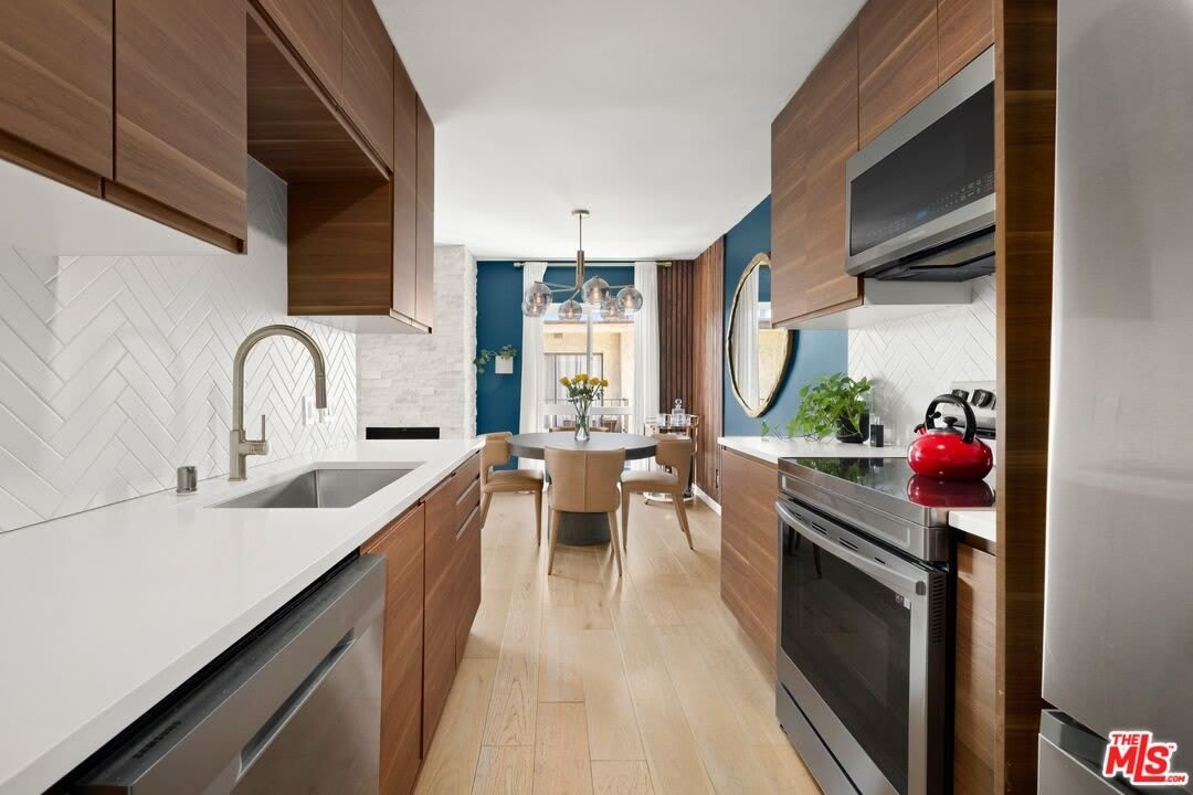 7300 Franklin Ave – photo 4