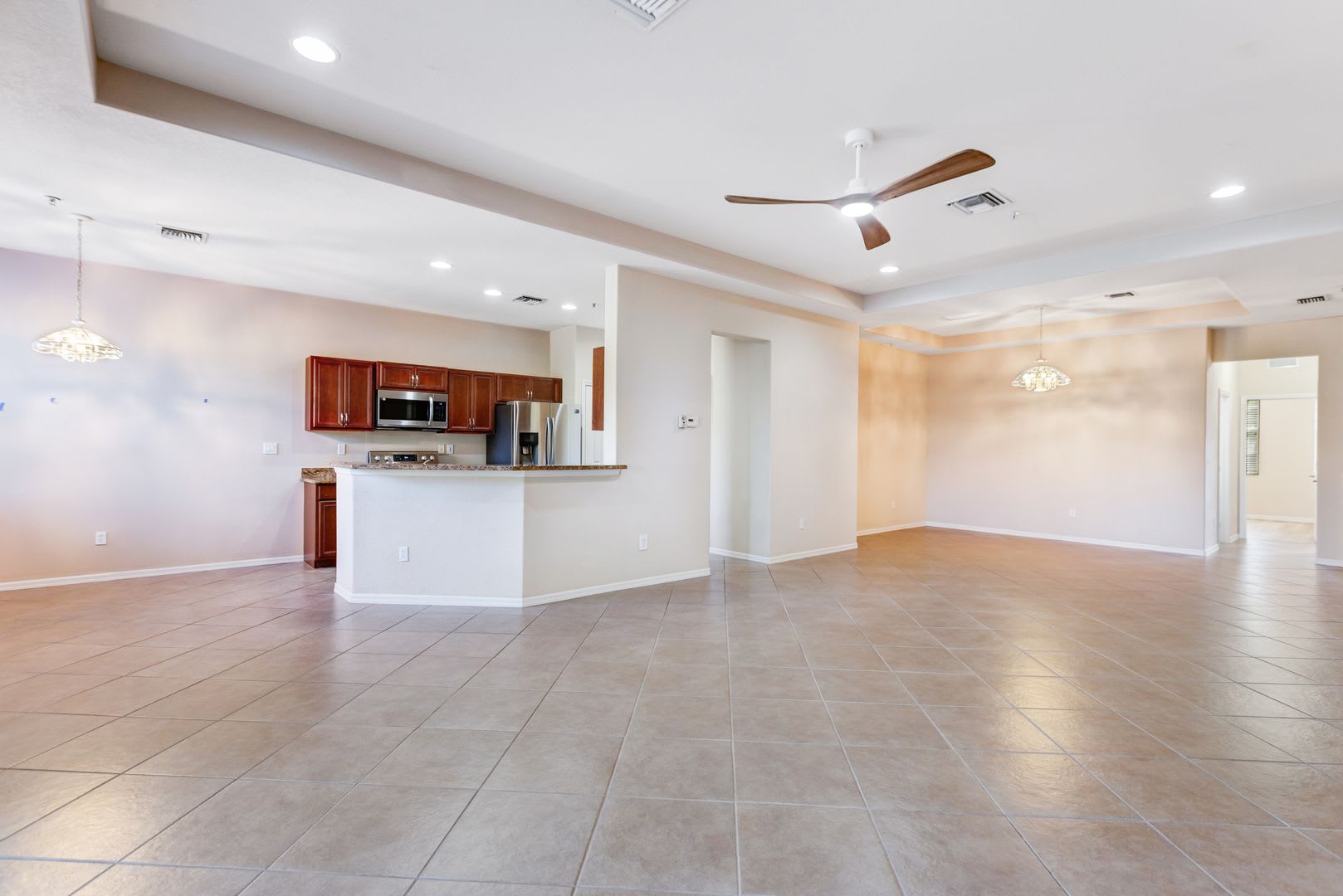 ** AVIANO AT NAPLES ** 3 BED / 2 BATH – photo 2
