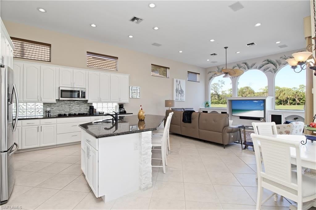 1901 Winding Oaks Way – photo 4