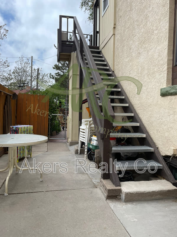 205 1 2 E Adams Ave – photo 3