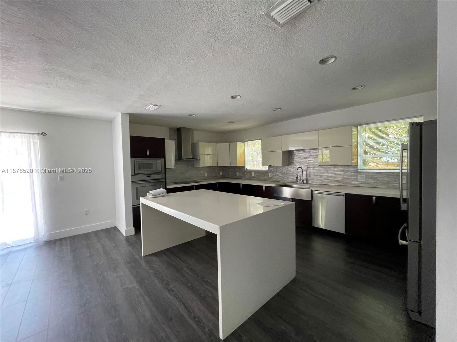 4021 Red Road – photo 3