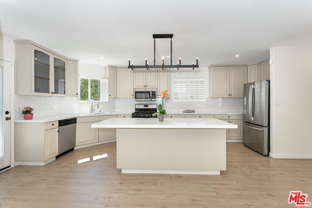 2914 Castle Heights Avenue – photo 5