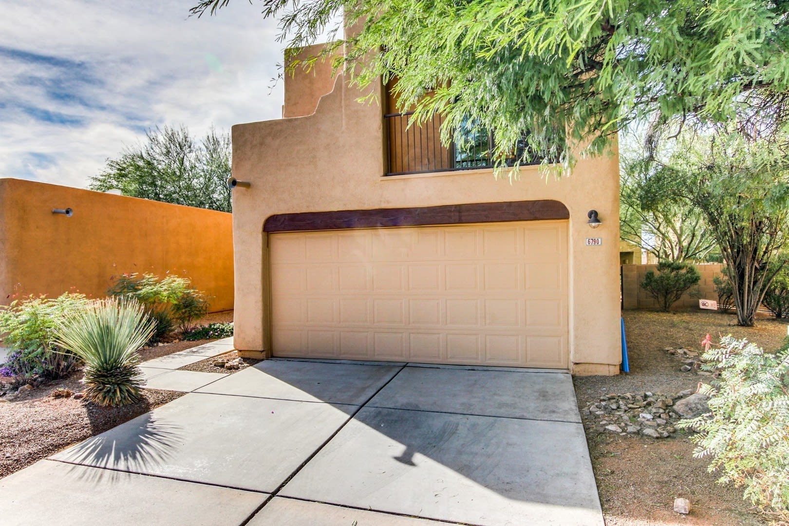Modern 3BR/2.5BA Tucson Home with Private Balcony, Fenced Yard & 2-Car Garage – photo 2