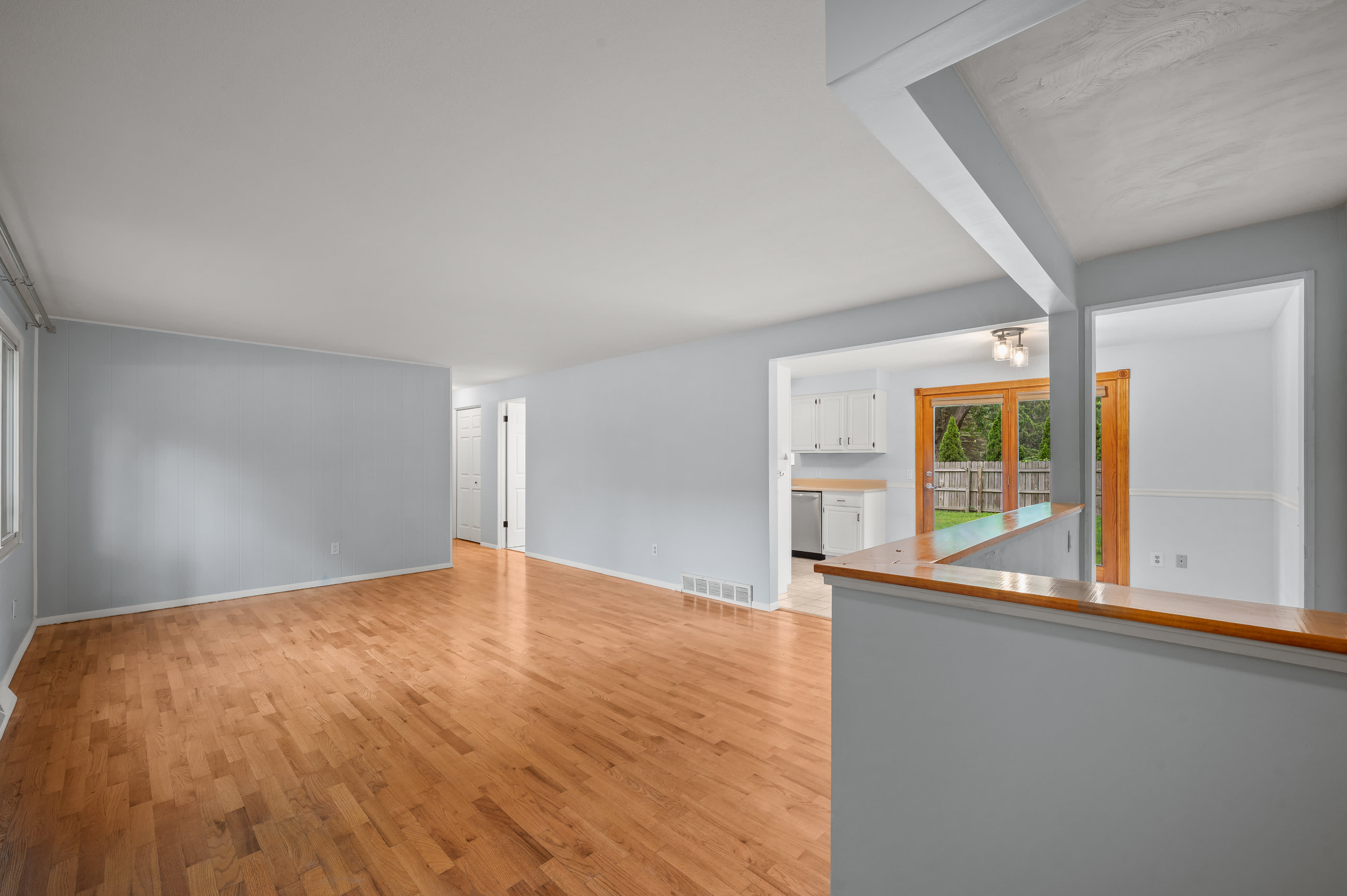 1597 Edward Dr – photo 4