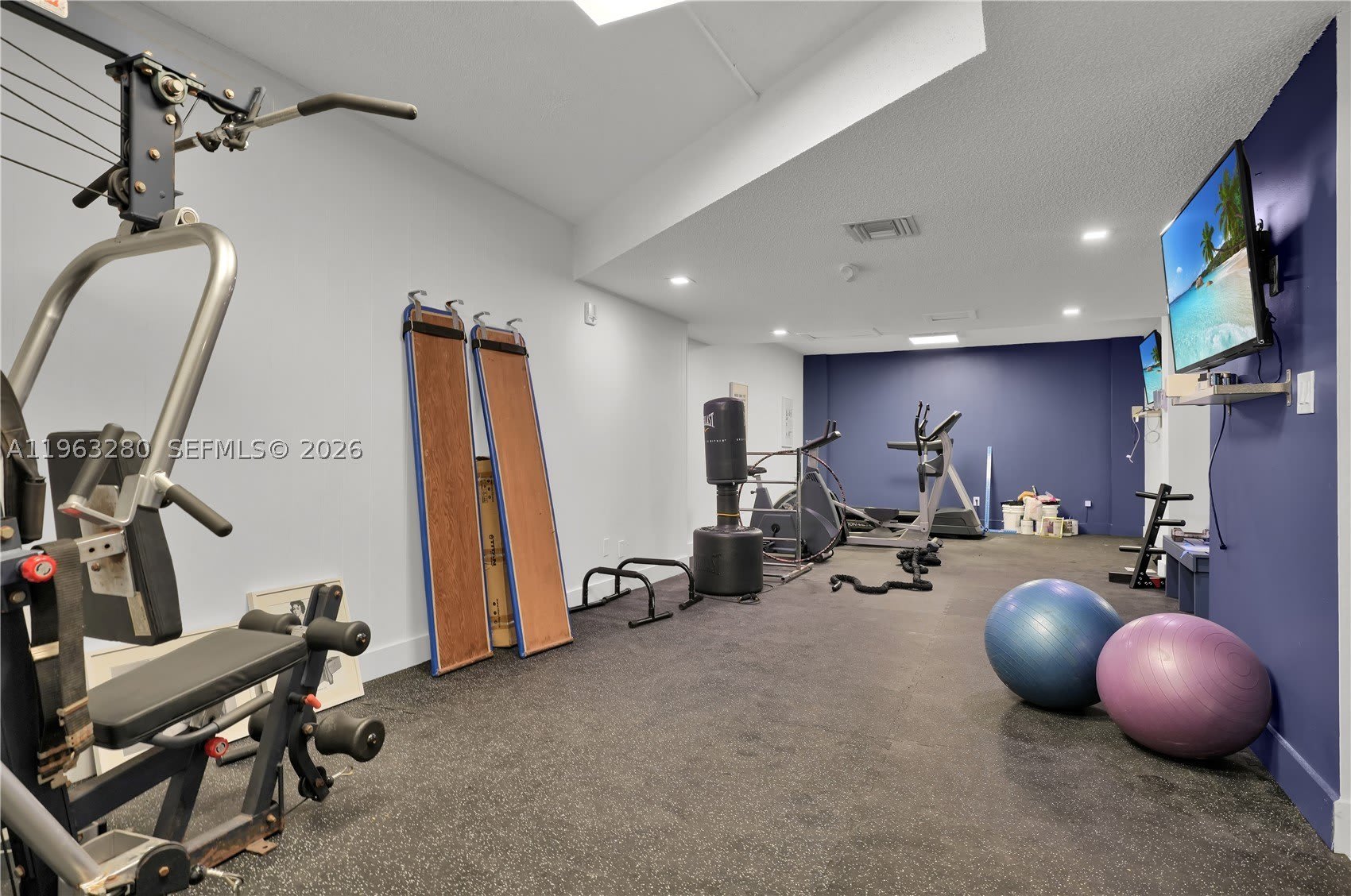16558 NE 26th Ave – photo 3