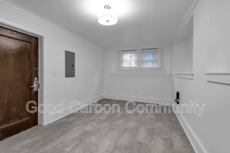 16-42 Chapel Rd – photo 2