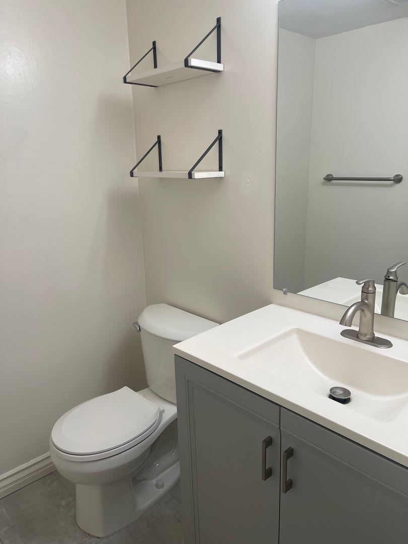Completely Remodeled 3 Bedroom in San Diego!! Water/Trash Included – photo 5