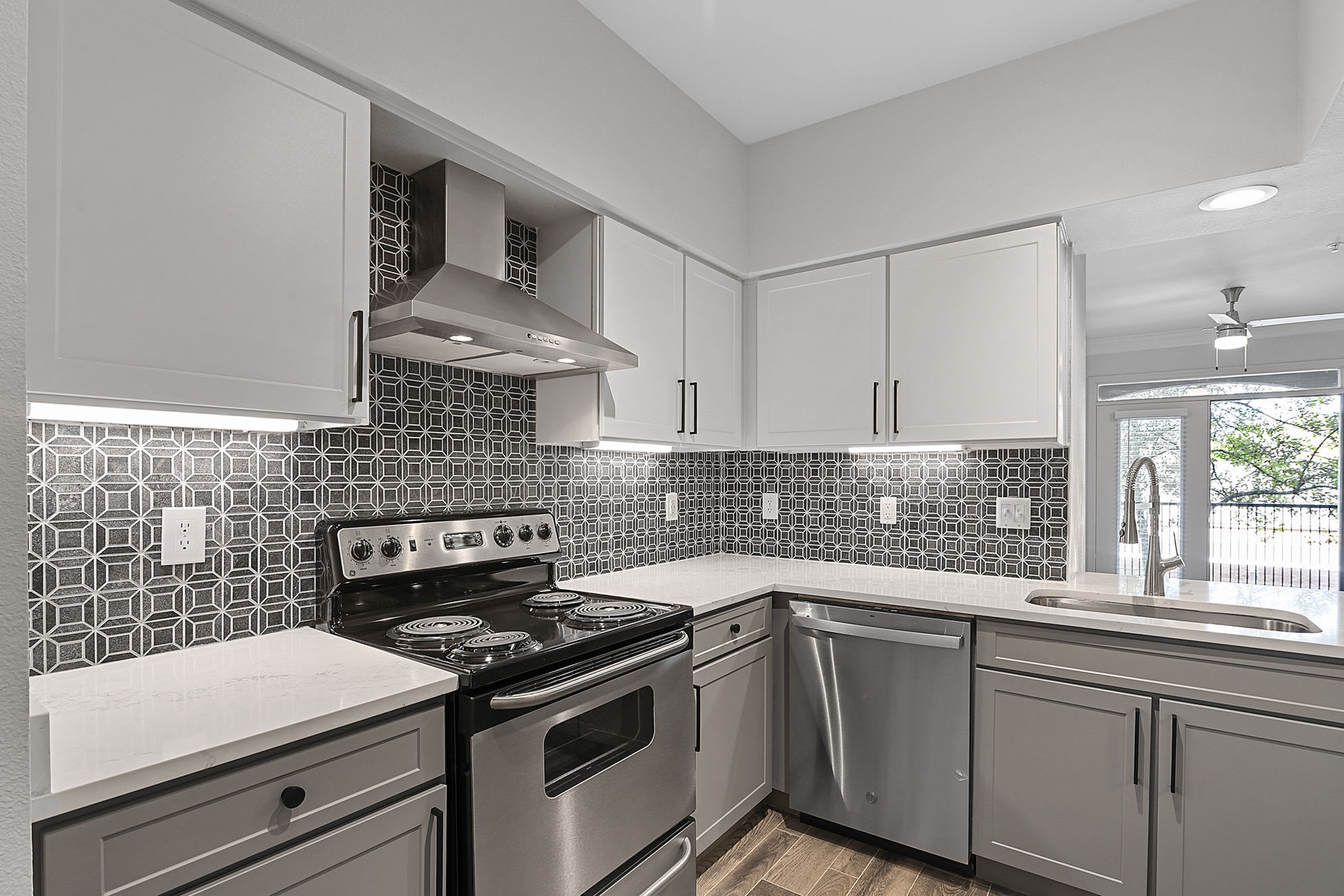 Kimpton – photo 1