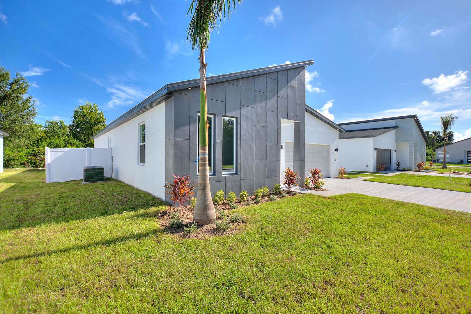 4 Bed / 2 Bath with Fenced Yard in Winter Haven, FL (Deposit Free Options Available!) – photo 5