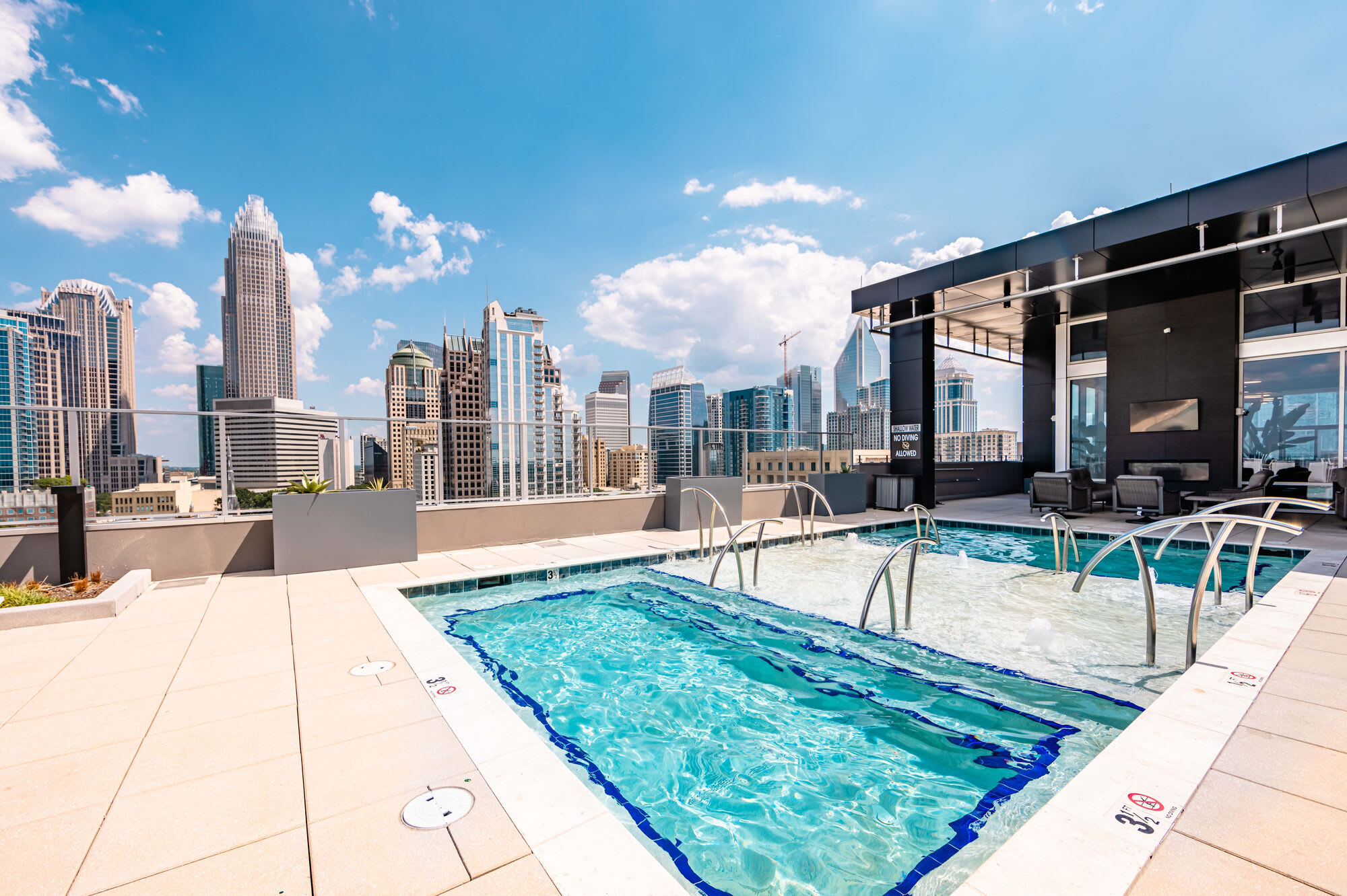 500 West Trade – photo 1