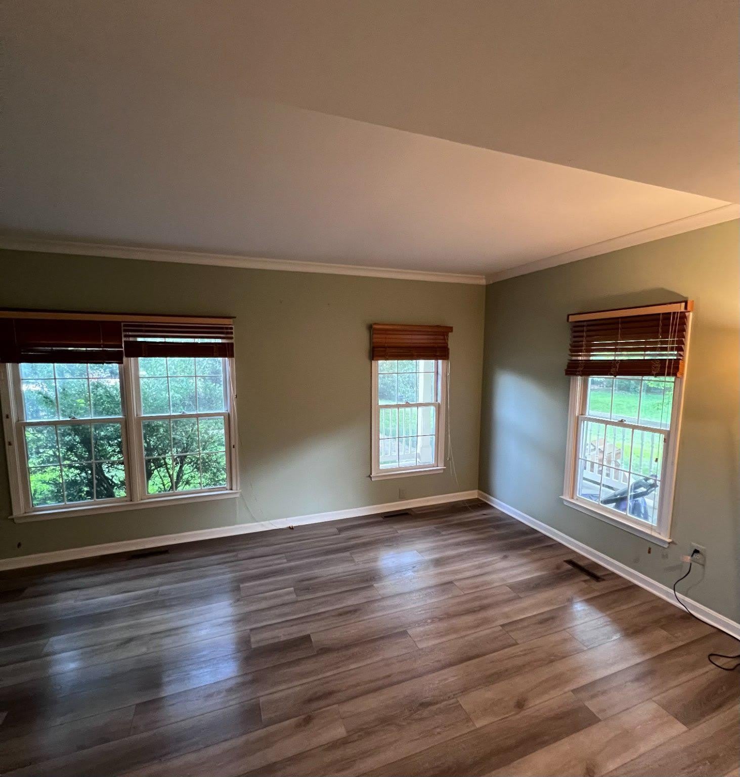 8686 MANAHAN DR – photo 3