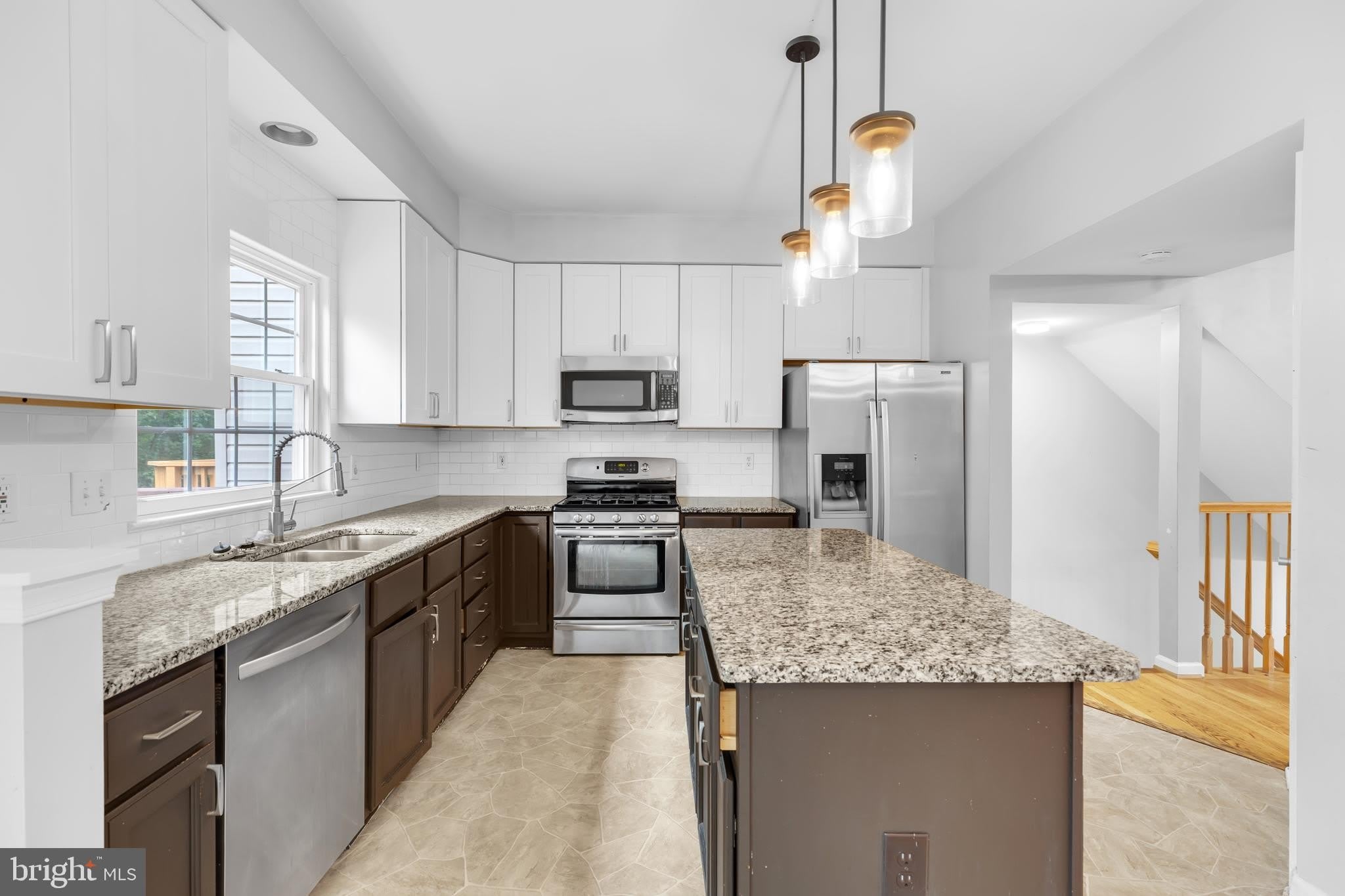 6880 RIDGE WATER Court – photo 5