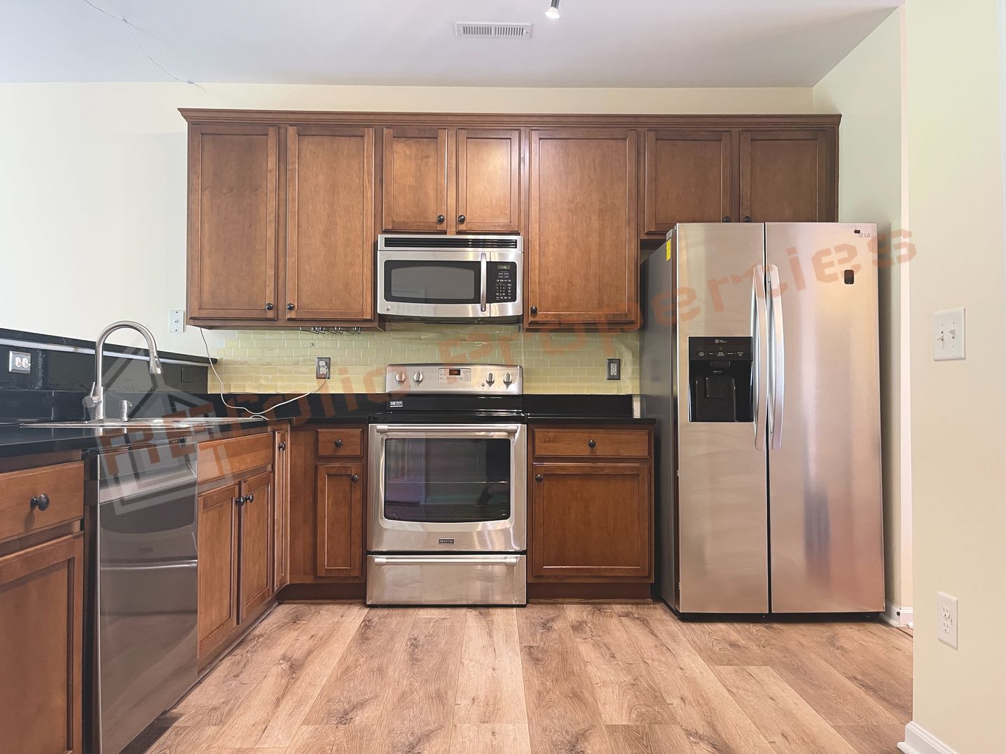Comfortable 3 Bedroom Townhouse W 2 Assigned Parking Spaces Great Community Amenities Swanns Mill Community Durham Available Now – photo 4